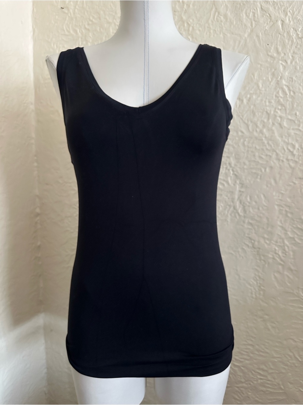 Soma V-Neck Tank Top Medium